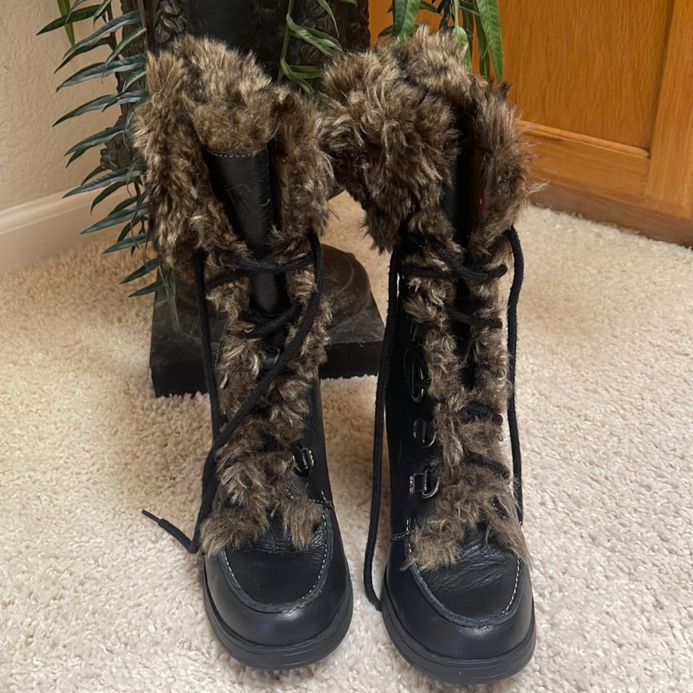 Report boots, size 7.5 , very clean and nice.